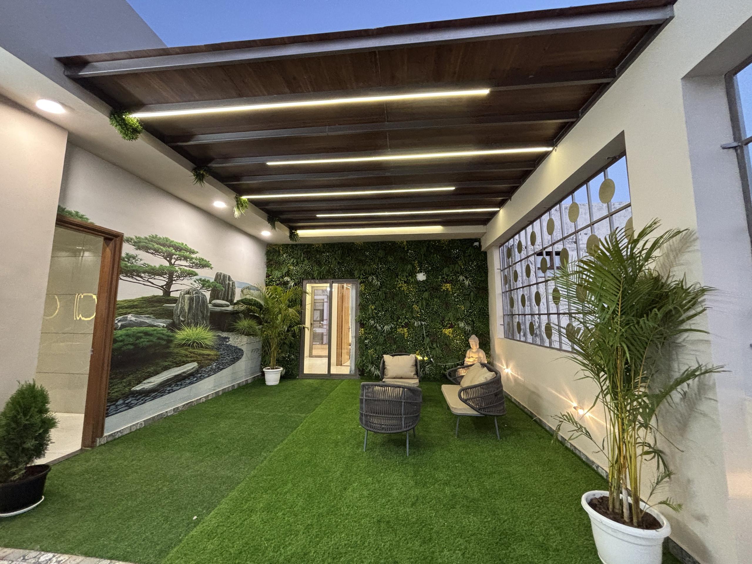 Covered terrace garden at Krishnam Kothi 41