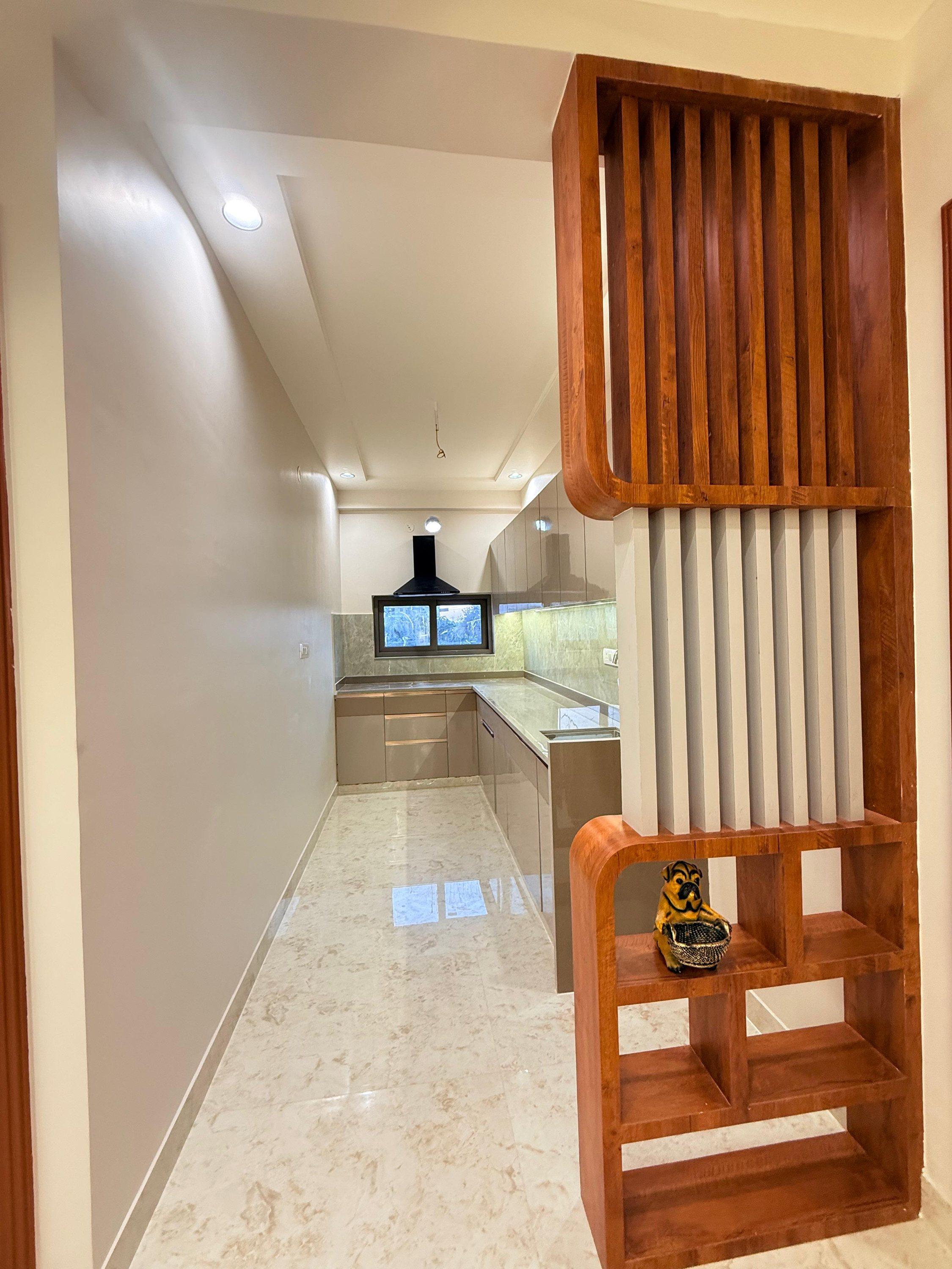 Kitchen with wooden partition