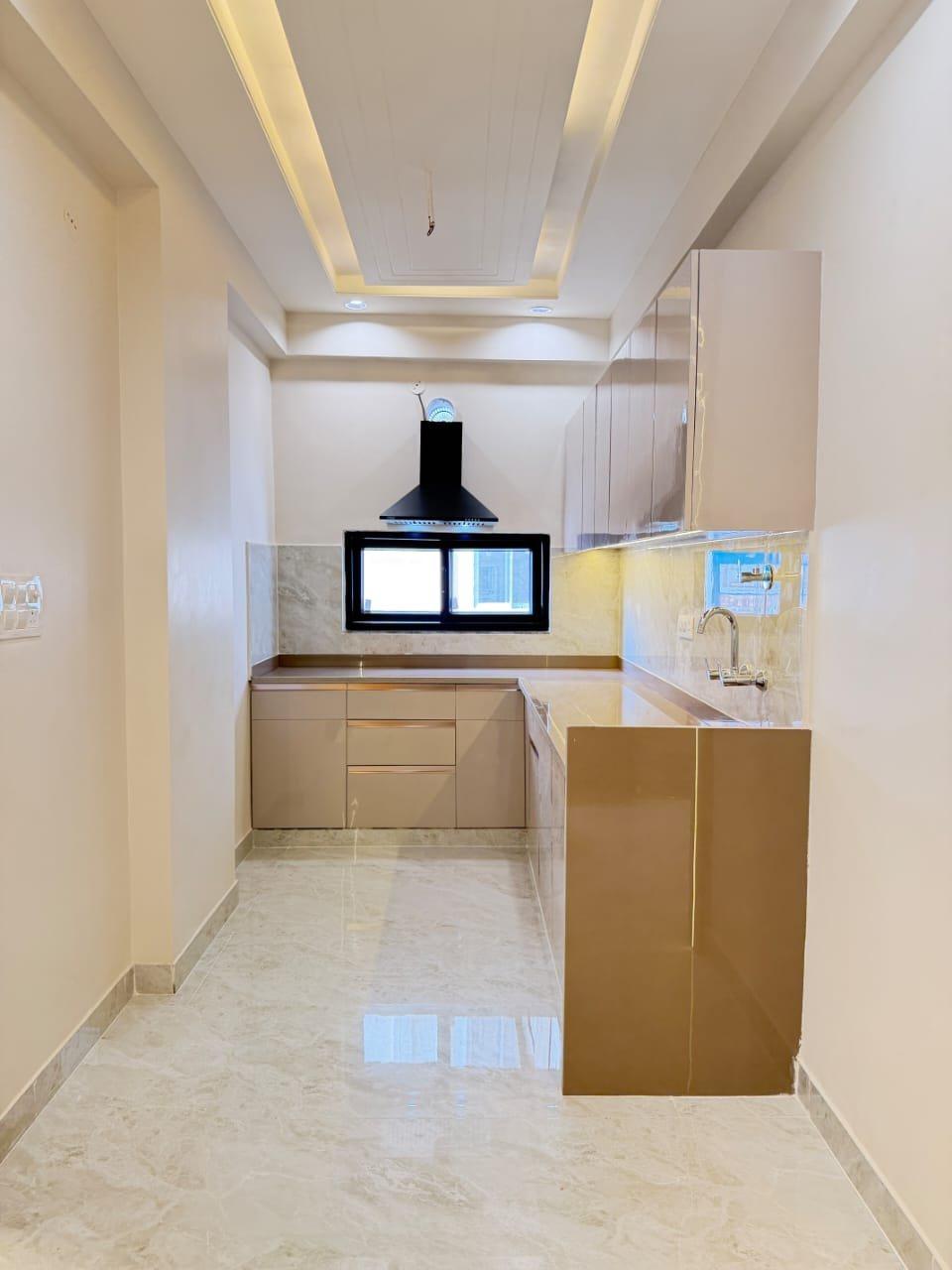 Kitchen with chimney